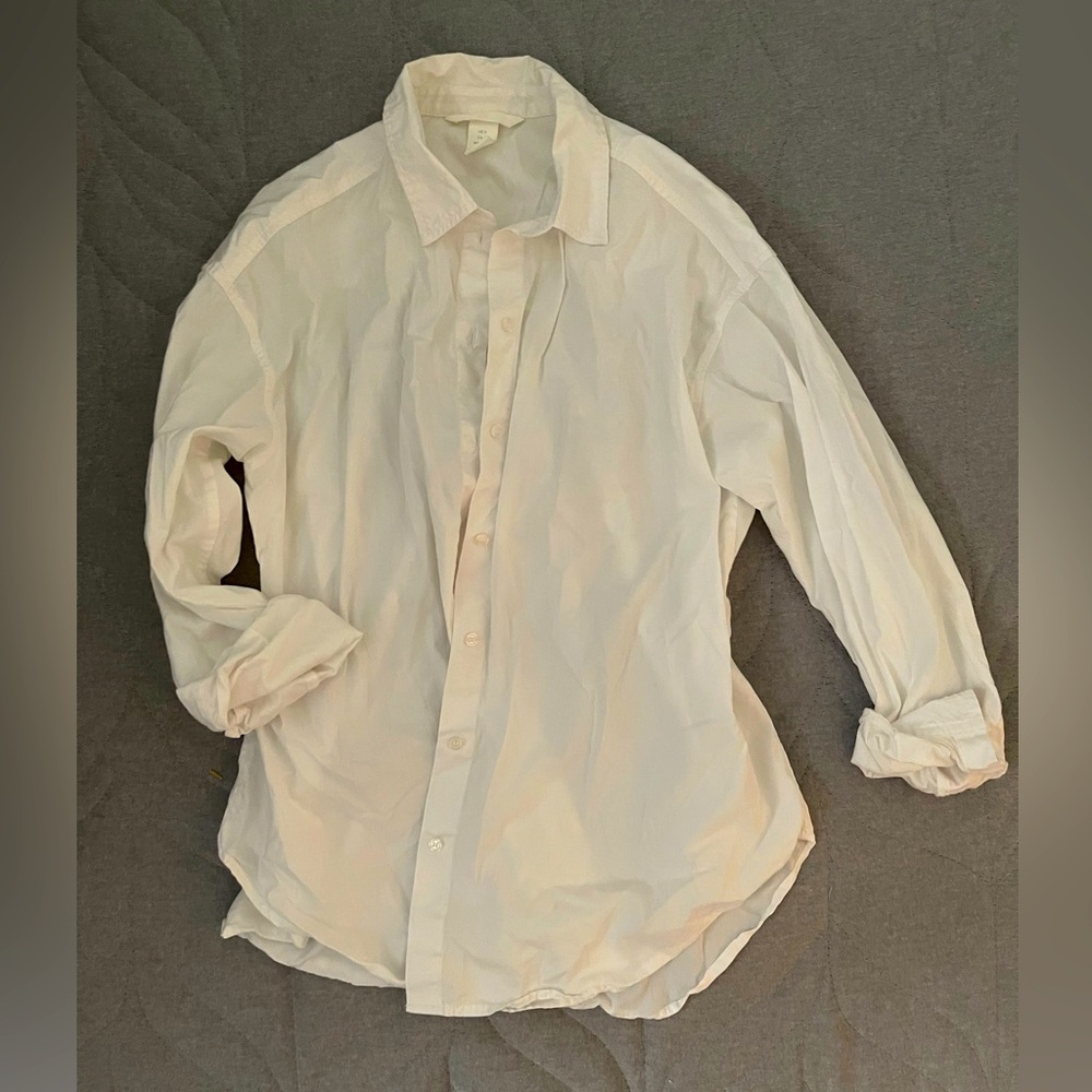 H&M Classic White Button-Up Shirt size small